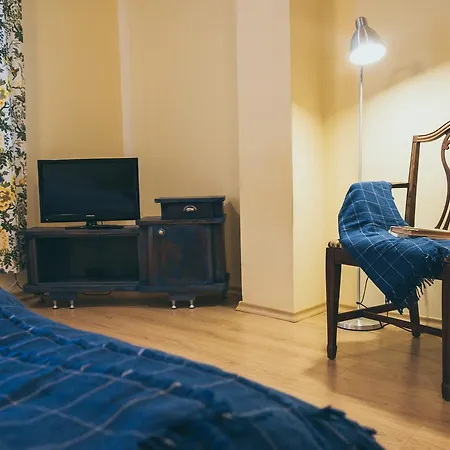 Aleko Apartment *